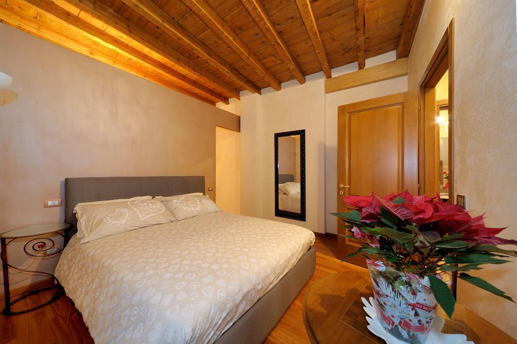 Antico Palazzo Signorile Appartement Salò Buitenkant foto