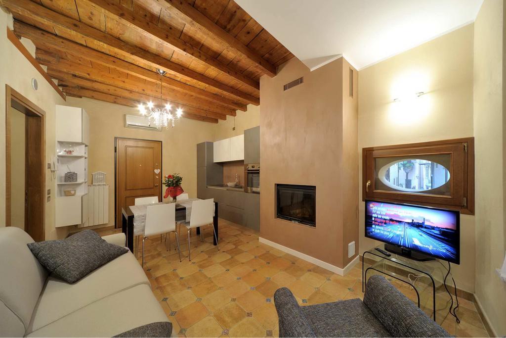 Antico Palazzo Signorile Appartement Salò Buitenkant foto