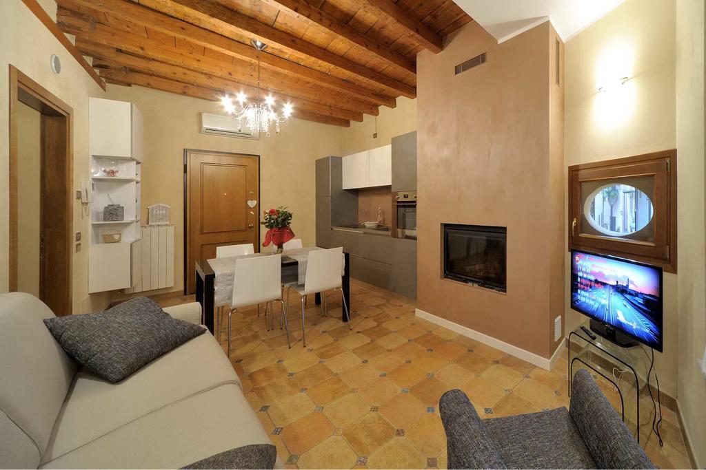 Antico Palazzo Signorile Appartement Salò Buitenkant foto